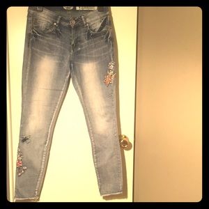 Light Distressed Jeans with Floral Embroidery